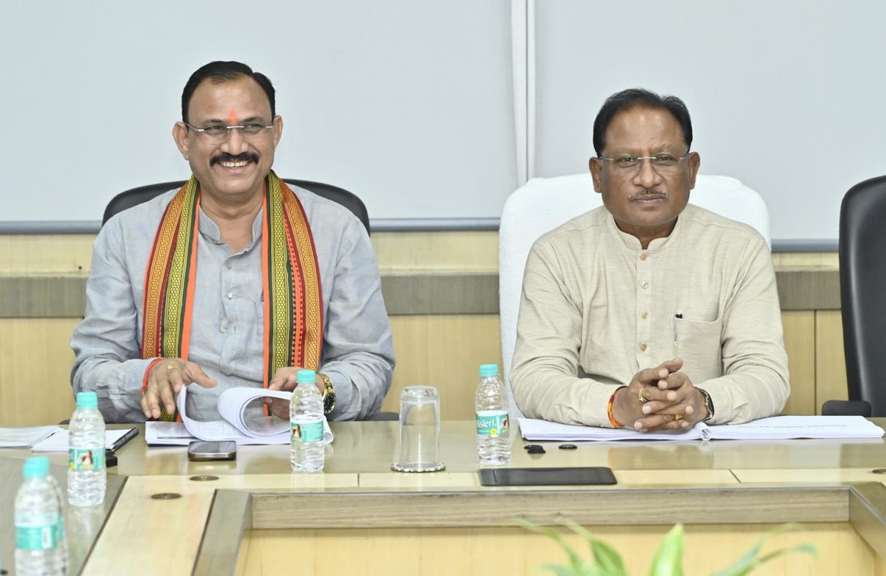 *अंतिम व्यक्ति तक सुनिश्चित हो दवाइयों की पहुंच: मुख्यमंत्री श्री विष्णुदेव साय, राज्य में आयुष के जरिए बेहतर उपचार की हैं संभावनाएं: मुख्यमंत्री, राष्ट्रीय  गुणवत्ता आश्वासन मानक (एनक्यूएएस) कार्यक्रम में देश में 5वें स्थान पर है छत्तीसगढ़: स्वास्थ्य मंत्री श्याम बिहारी जायसवाल, आमजन के हित में स्वास्थ्य सुविधाओं के विस्तार का मुख्यमंत्री ने दिया निर्देश, मुख्यमंत्री की अध्यक्षता में स्वास्थ्य विभाग की समीक्षा बैठक सम्पन्न..*